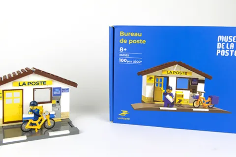 Boite bureau de poste LEGO 
