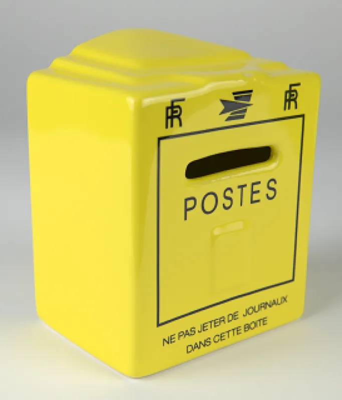 Vue 5 – Tirelire boîte aux lettres La Dejoie