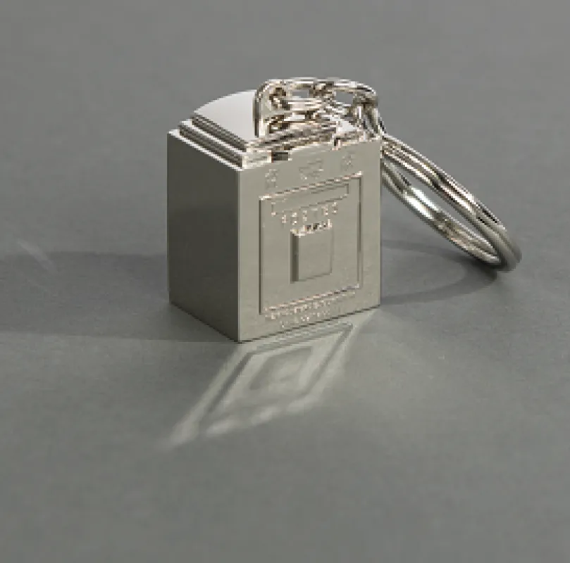 Vue 2 – Porte clefs boîte aux lettres 1950